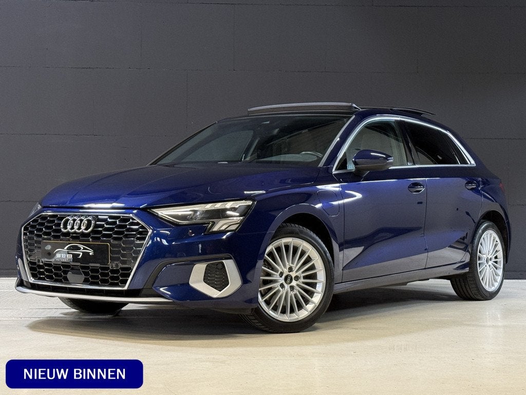 Audi A3 Sportback 40 TFSI e Advanced edition | Panoramadak |, Stof, Gebruikt, 4 cilinders, Blauw