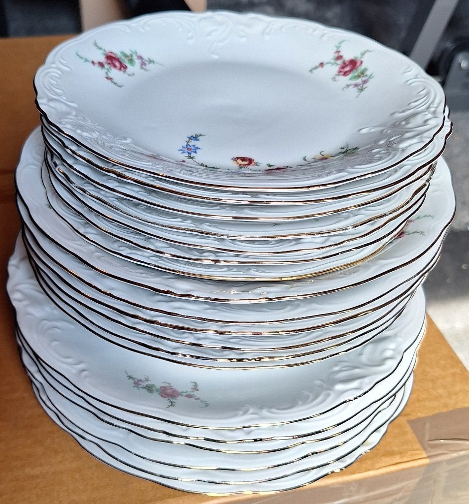 Vintage Poolse borden merk Wawel Rose Garden, Antiek en Kunst, Ophalen