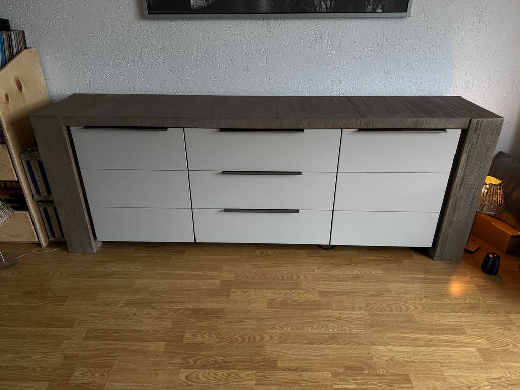 Modern dressoir - Grijs/Wit, Ophalen, 150 tot 200 cm, Zo goed als nieuw, Met lade(s)