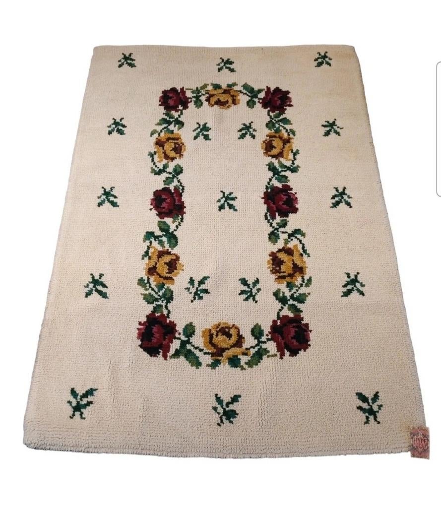 Vintage handgemaakt tapijt Smyrna floral roses 115x168cm, Huis en Inrichting, Stoffering | Tapijten en Kleden, Gebruikt, 100 tot 150 cm