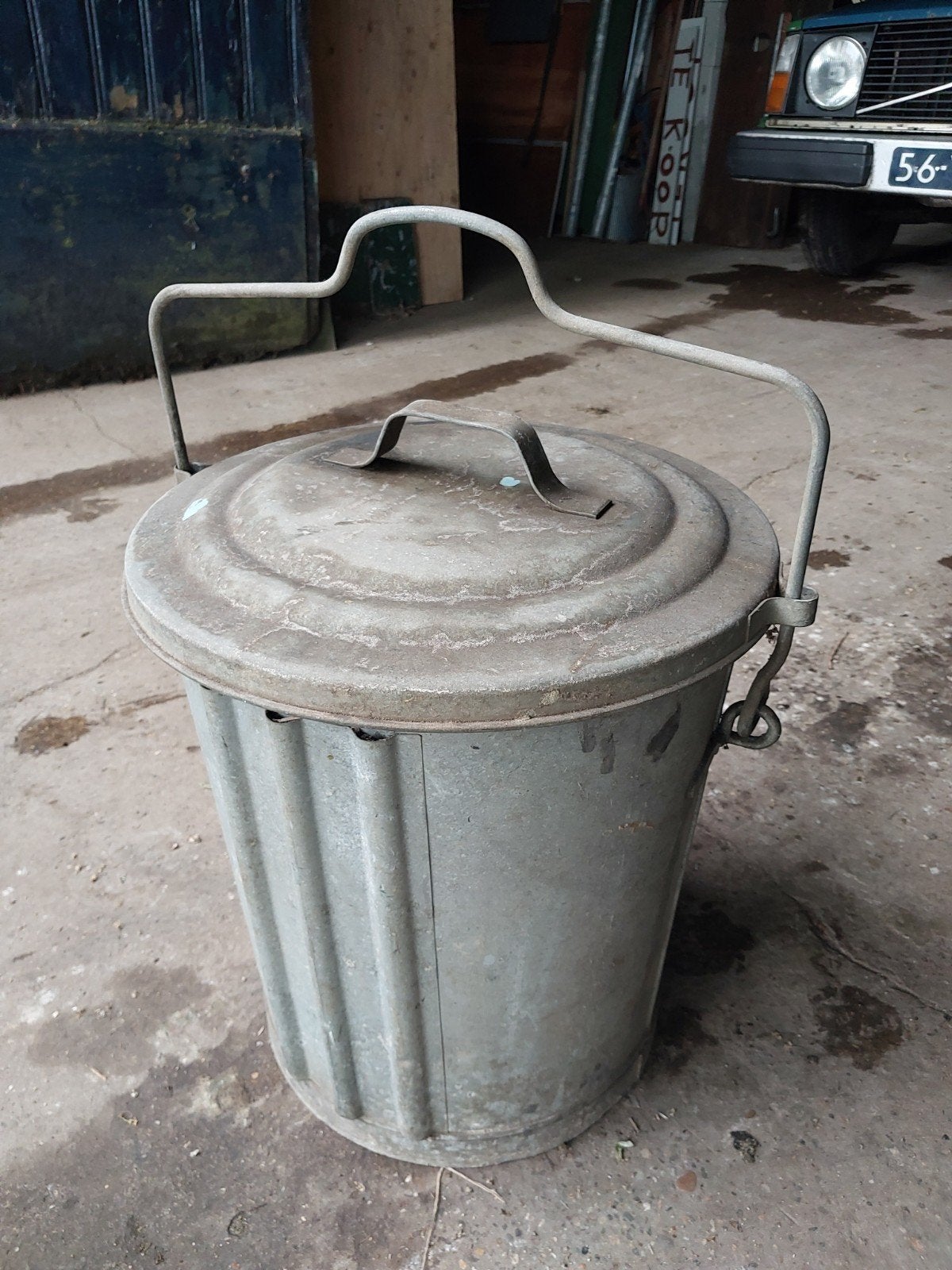 Vintage zinken afvalemmer met deksel en hengsel, Vintage, Gebruikt, Ophalen of Verzenden, Metaal