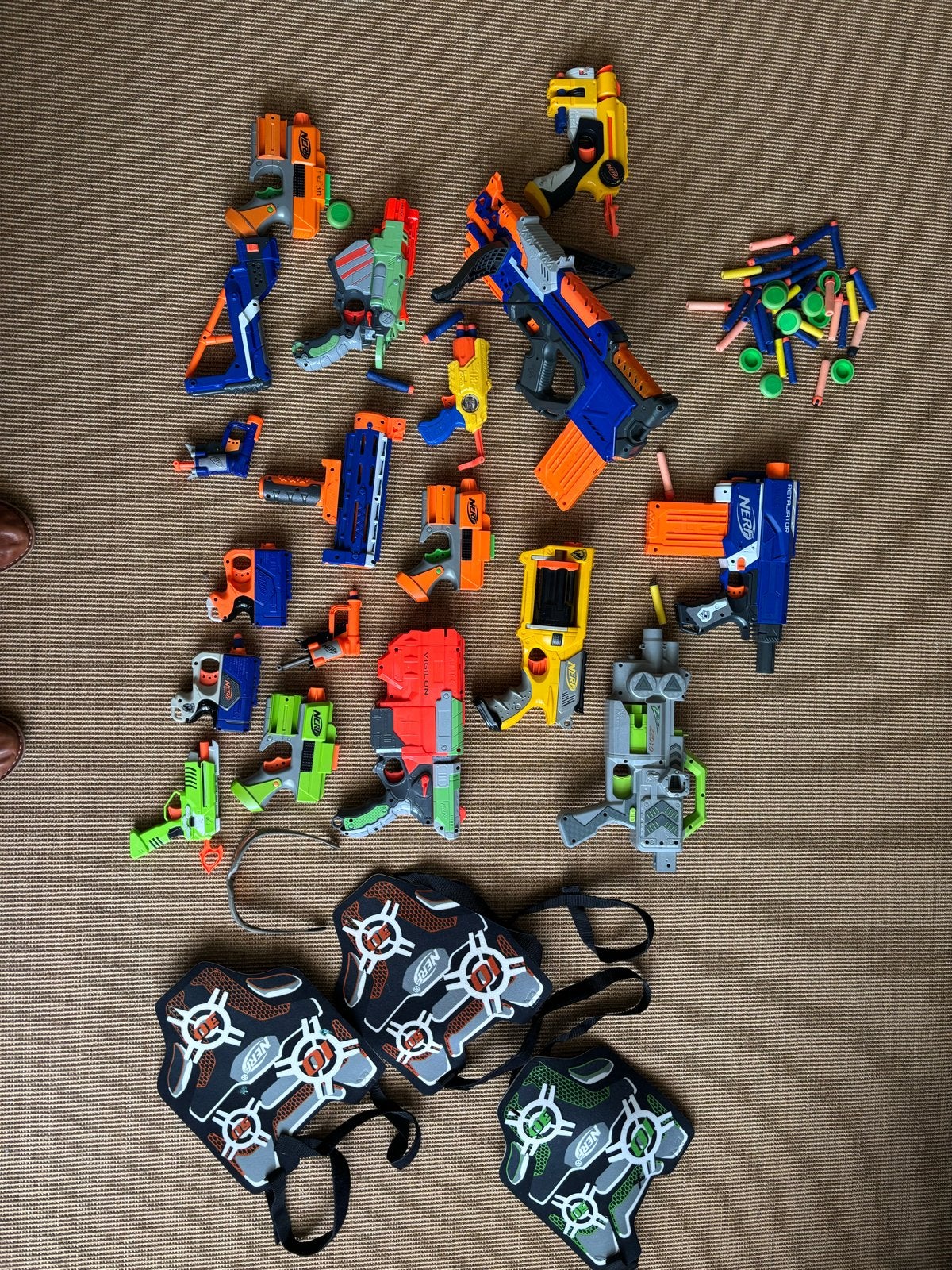 Grote Nerf collectie: 18 Nerf guns en 3 vesten, Kinderen en Baby's, Ophalen, Gebruikt, Jongen of Meisje