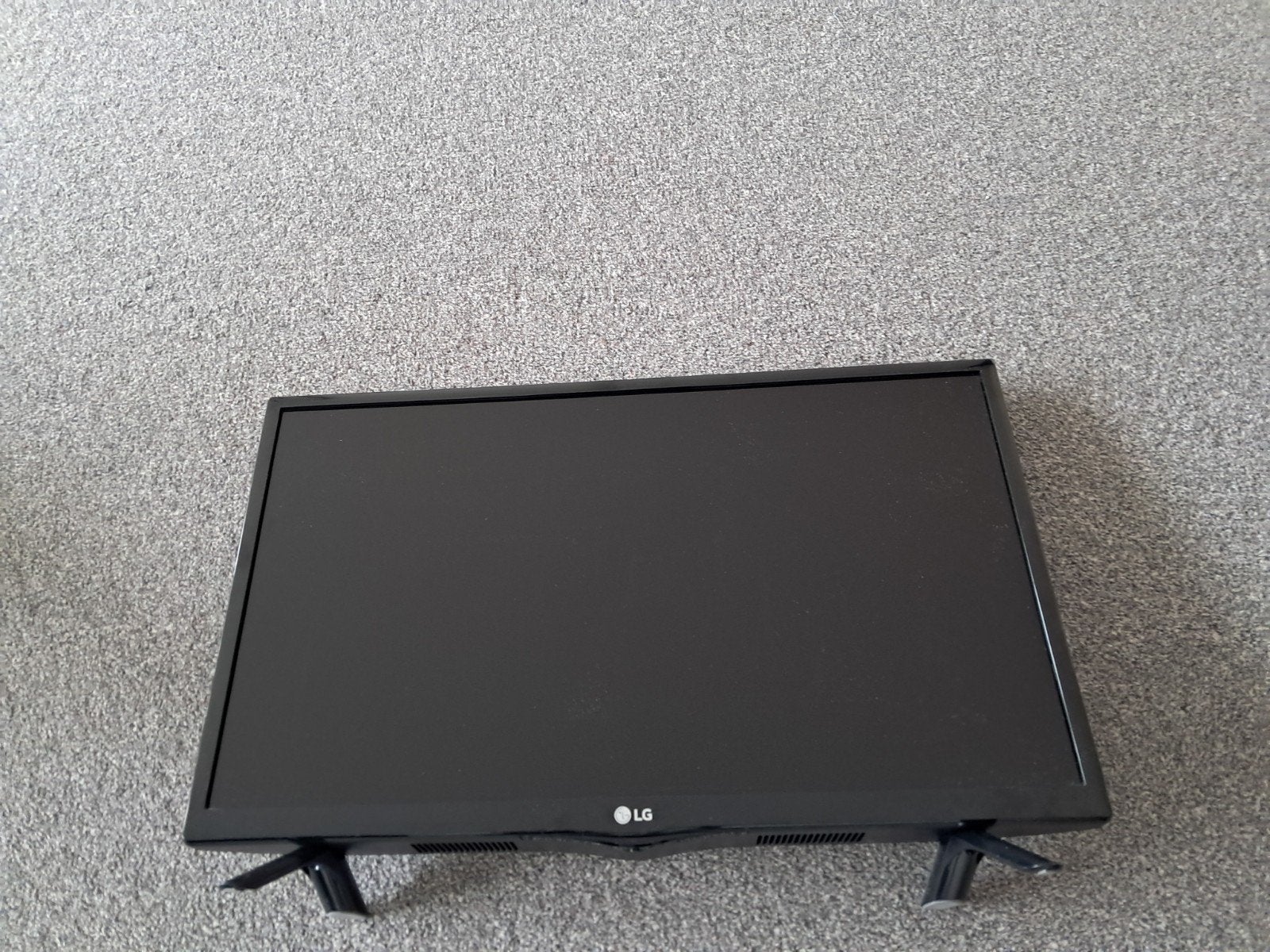 LG TV (28 inch) – Ideaal voor slaapkamer, Ophalen, 50 Hz, Zo goed als nieuw, Minder dan 40 cm