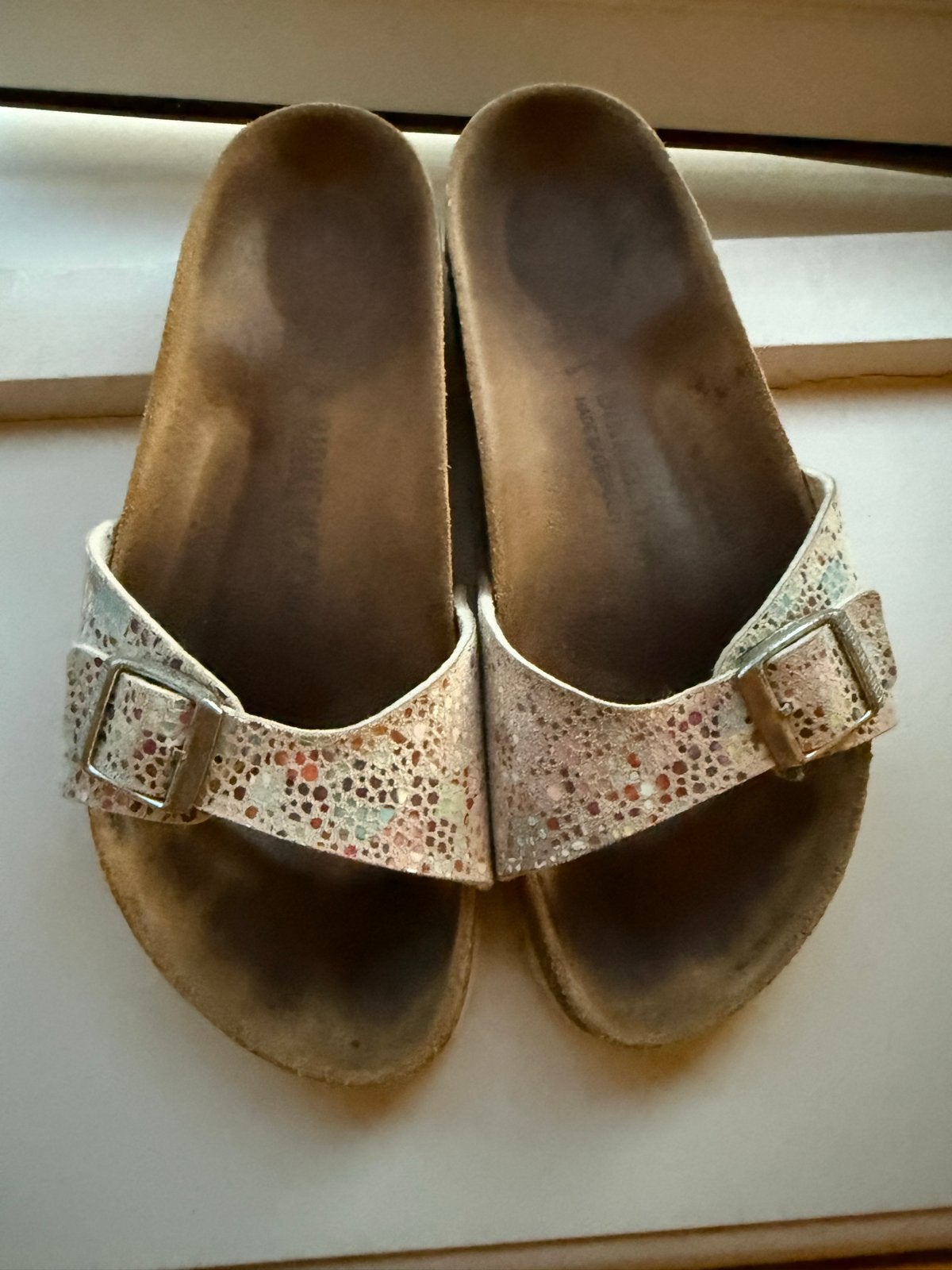 Birkenstock slippers met patroon maat 38, Ophalen of Verzenden, Gedragen, Overige kleuren, Slippers