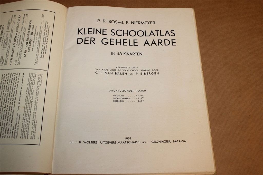 Kleine Schoolatlas der Gehele Aarde — Wolters 1939, Gelezen, Ophalen of Verzenden, Landkaart, 1800 tot 2000