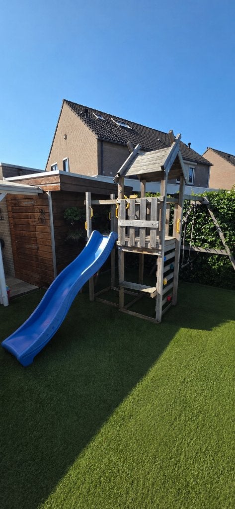 Speeltoestel met glijbaan en schommel, Kinderen en Baby's, Speelgoed | Buiten | Speeltoestellen, Ophalen, Gebruikt, Schommel