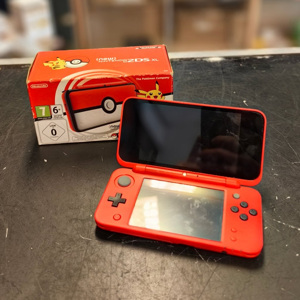 Nintendo 2DS Pokeball Editie - In Nette Staat, Spelcomputers en Games, Games | Nintendo 2DS en 3DS, Nintendo, Zo goed als nieuw