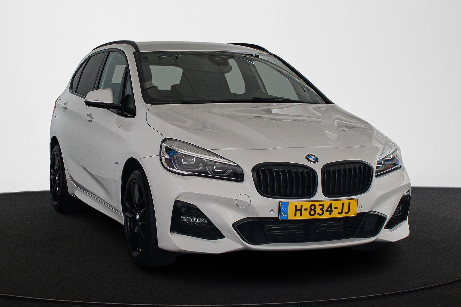 BMW 2-serie Active Tourer 218i M Sport Head-Up Sportstoelen, Auto's, Gebruikt, Wit, Bedrijf, 19 km/l
