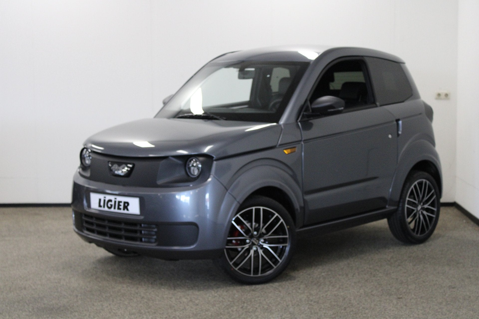 Ligier Brommobiel Myli IDEAL Special Edition 45Km (bj 2025), Diversen, Brommobielen en Scootmobielen, Nieuw, Tilburgseweg 43
4902TL  OOSTERHOUT NB, NL