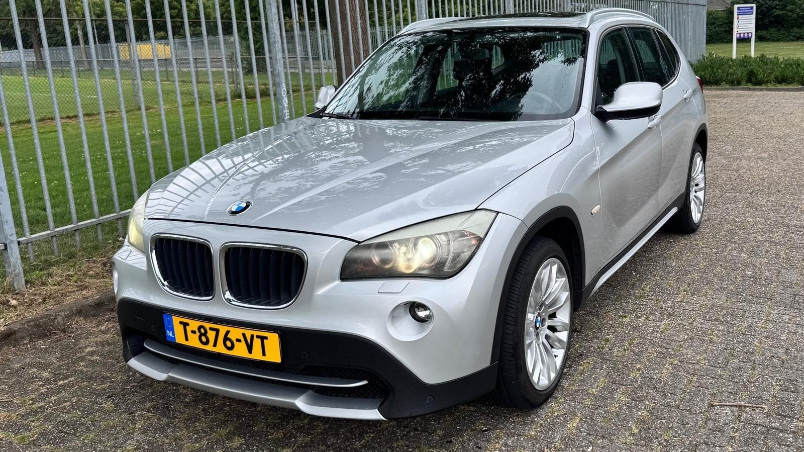 BMW X1 2.0 Sdrive 18I 2010 Grijs, X1, 1995 cc, 4 cilinders, 75 €/maand