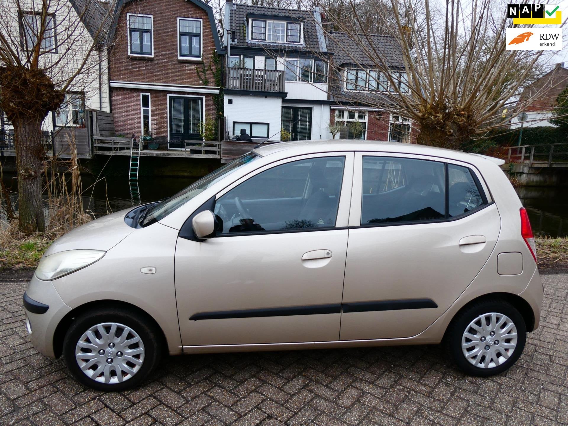Hyundai I10 1.1 Dynamic Airco Automaat Hoge instap 4-Cilinde, Auto's, Stof, Gebruikt, 31 €/maand, 4 cilinders