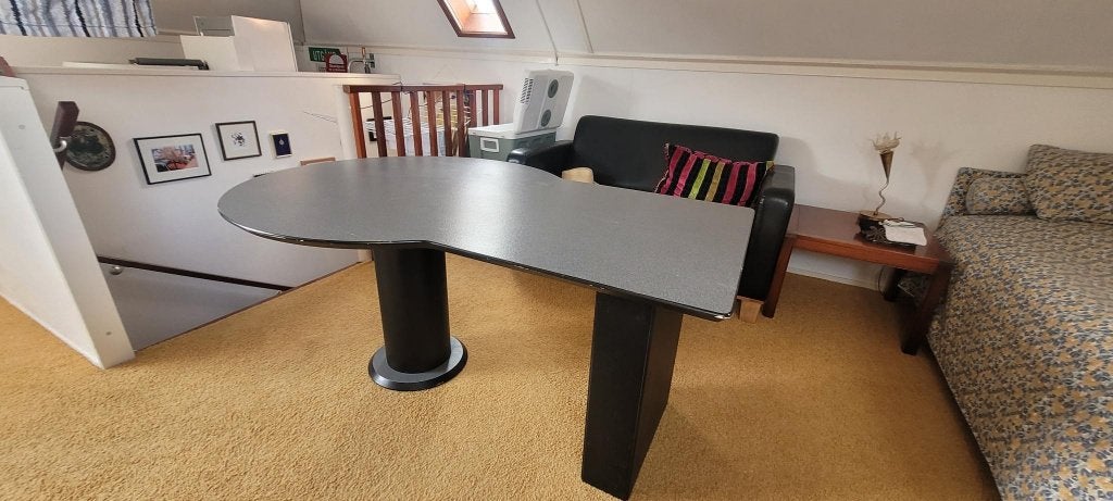 Praktische halfronde eettafel, erg gezellig, Ophalen, Gebruikt, 100 tot 150 cm, 50 tot 100 cm