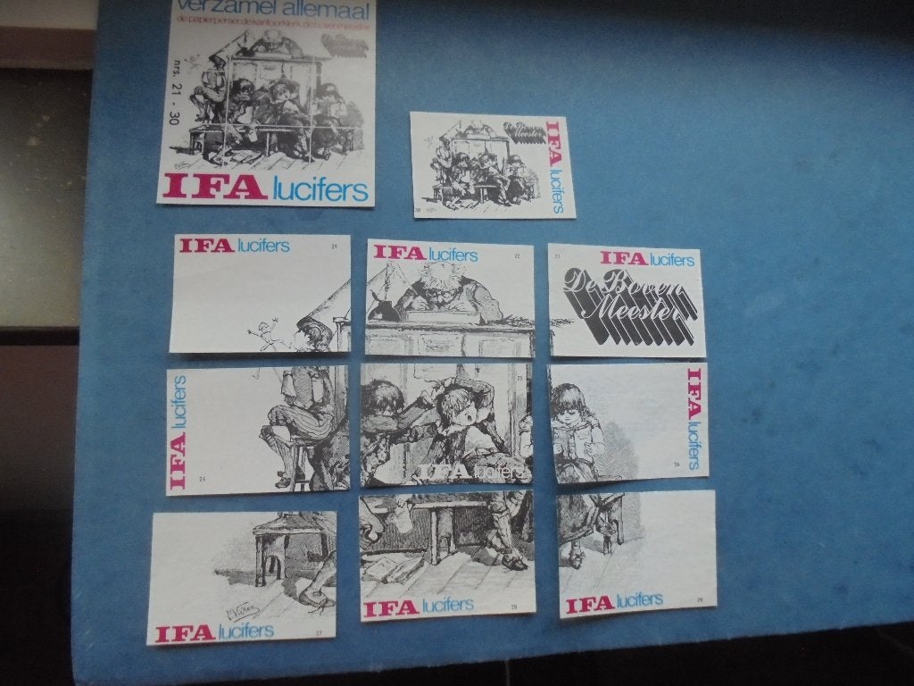 9 oude lucifersetiketten IFA, Puzzel De Kantoorklerk, Verzamelen, Ophalen of Verzenden, Zo goed als nieuw, Luciferdoosjes of -merken