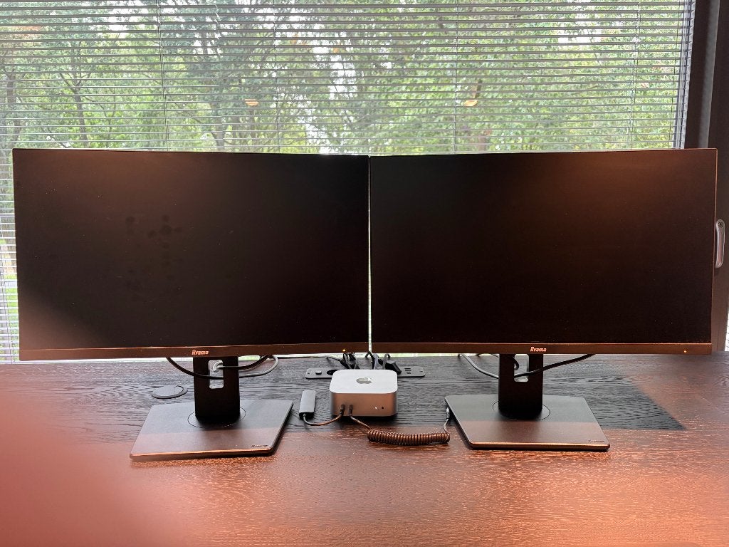 2 IIYAMA ProLIte monitoren, Full HD, Zo goed als nieuw, 61 t/m 100 Hz, In hoogte verstelbaar