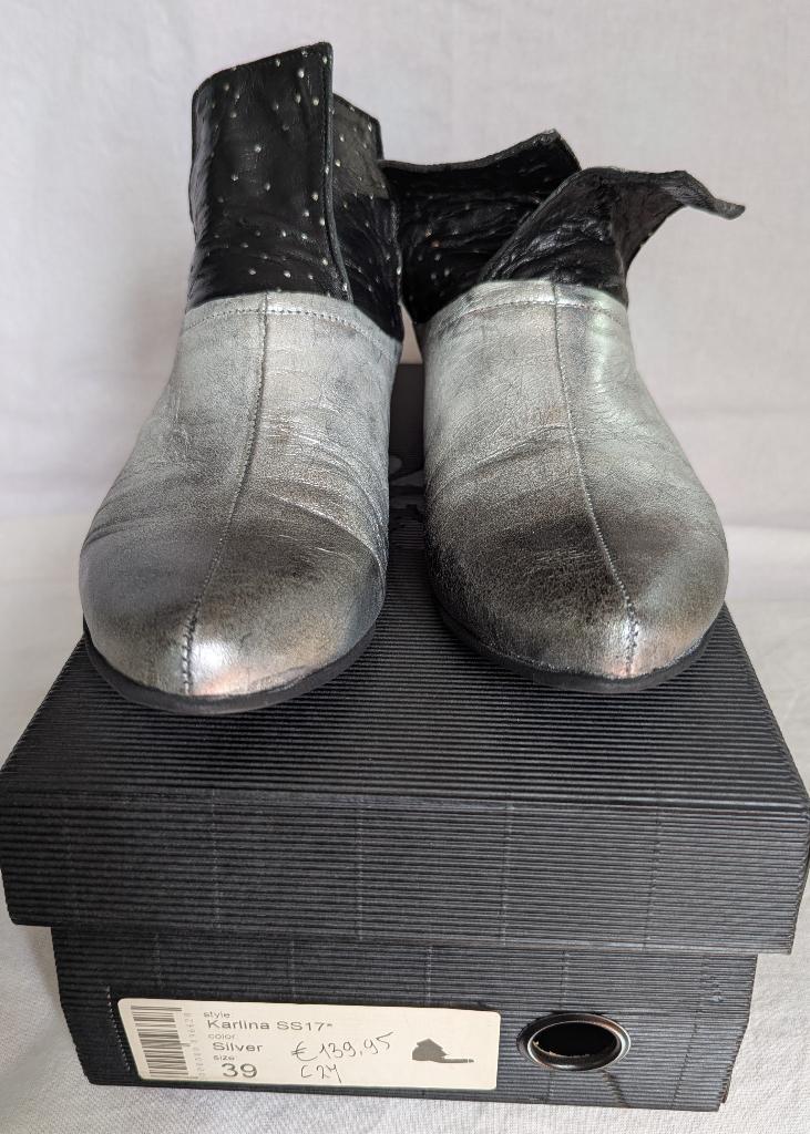 Schoenen Papucei Karlina mt 39, Kleding | Dames, Schoenen met lage hakken, Overige kleuren, Verzenden, Zo goed als nieuw