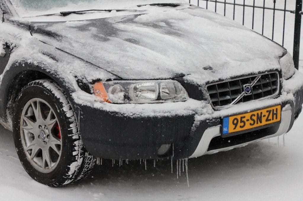 Volvo XC70 2.5 T AWD 2006 Zwart Youngtimer, Auto's, Volvo, 1800 kg, Zwart, 1618 kg, XC70