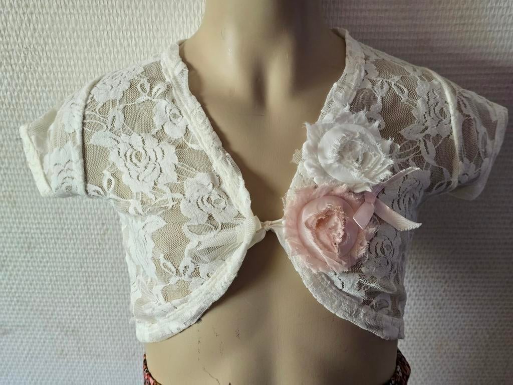 Cikicoko meisjes wit kanten bolero met roosjes maat 116, Ophalen of Verzenden, Gebruikt, Cikicoko, Meisje