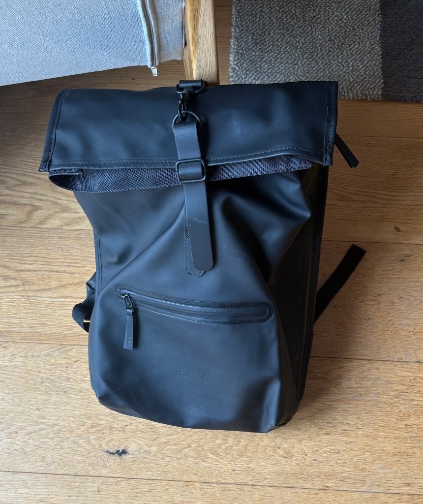 Rains Rolltop Rucksack Black – 19L (Waterproof), Sieraden, Tassen en Uiterlijk, Tassen | Rugtassen, 40 cm of meer, Zo goed als nieuw