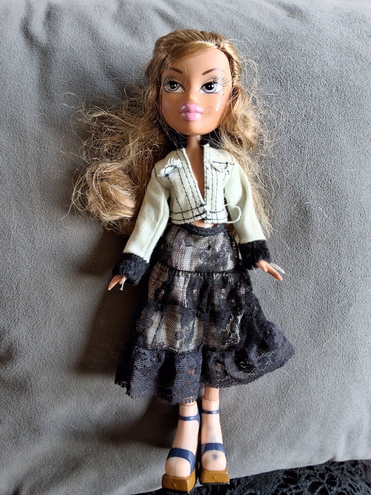 Bratz pop met blonde haren en originele kleding mga, Kinderen en Baby's, Ophalen of Verzenden, Gebruikt, Overige typen