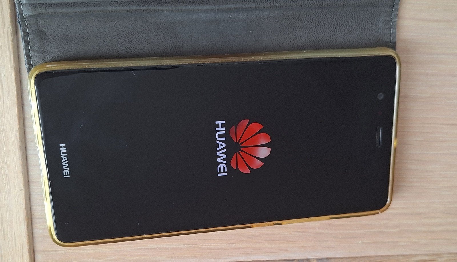 Huawei P9 Titanium in zeer goede staat met twee hoesjes, Zwart, Ophalen of Verzenden, Zo goed als nieuw, Zonder simlock