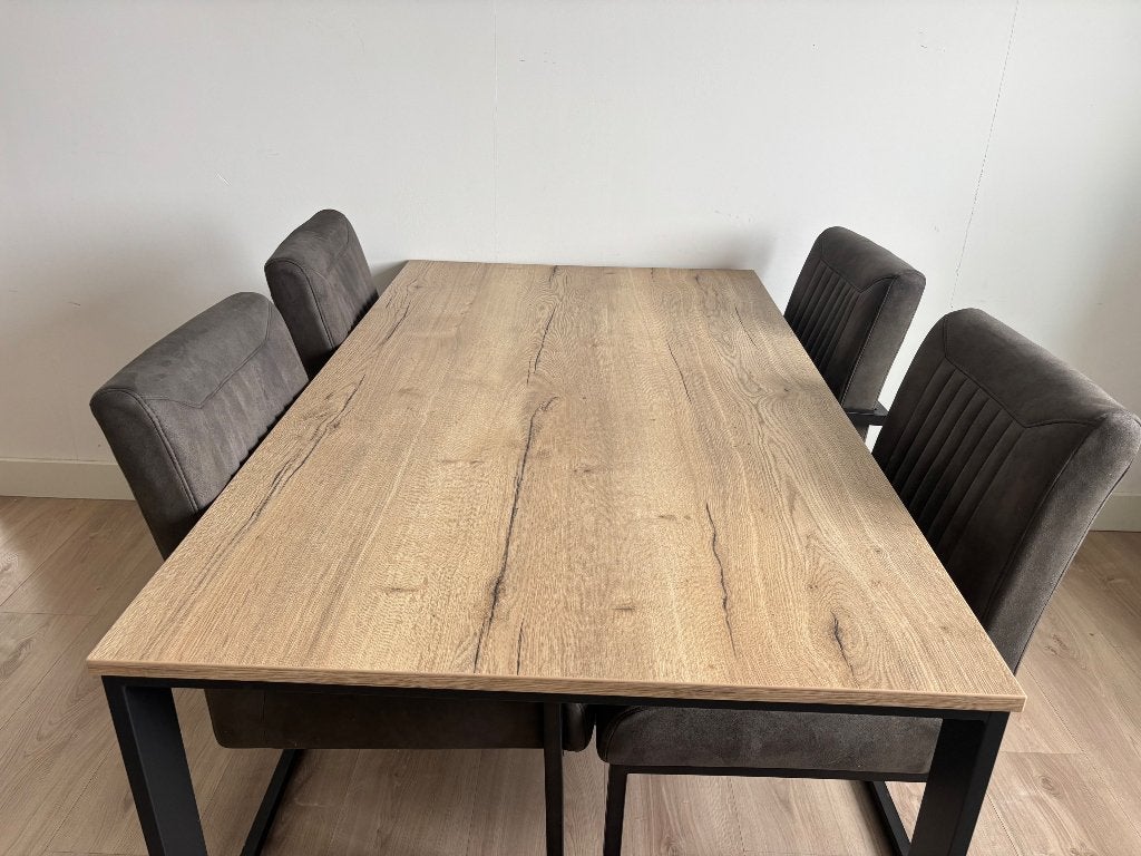 Complete eetkamerset – Industriële eettafel + 4 stoelen, Ophalen, Gebruikt, Modern, 4 tot 6 stoelen
