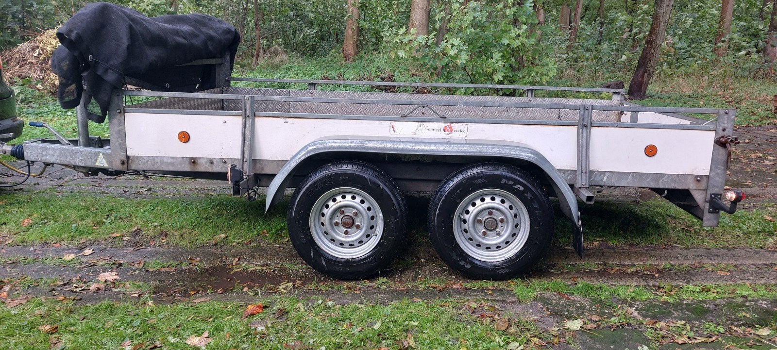Robuuste Henra dubbelasser aanhangwagen met eigen kenteken., Ophalen of Verzenden, Gebruikt
