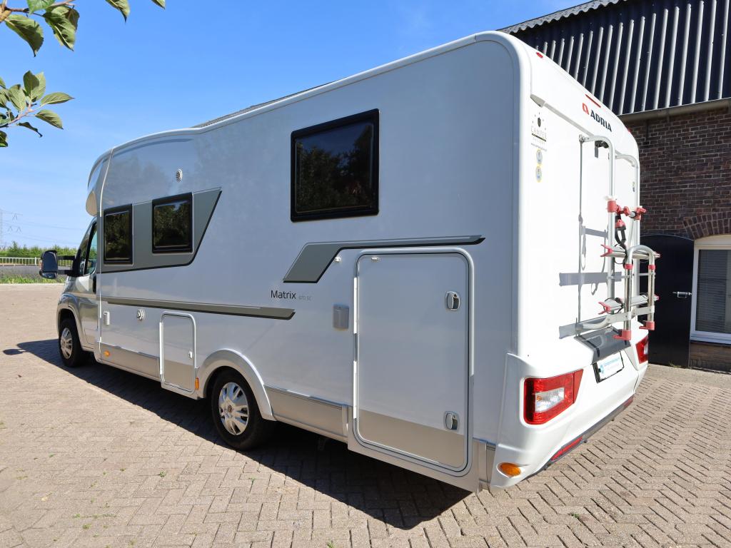 Adria Matrix New Line 670 SC | Queensbed + hefbed, Caravans en Kamperen, Niet ingevuld, Ringverwarming, Bedrijf, Afzuigkap