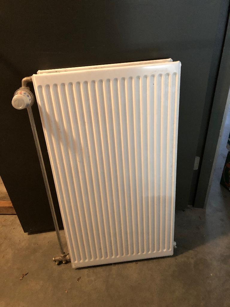 Radiatoren, Doe-het-zelf en Verbouw, Verwarming en Radiatoren, Ophalen, Gebruikt, Radiator, Minder dan 60 cm