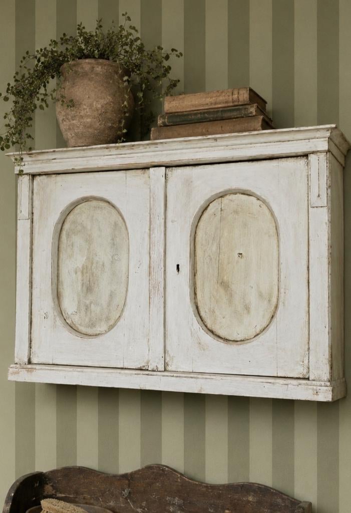 Prachtige antieke hangkast / tv kast / brocante kastje, Ophalen