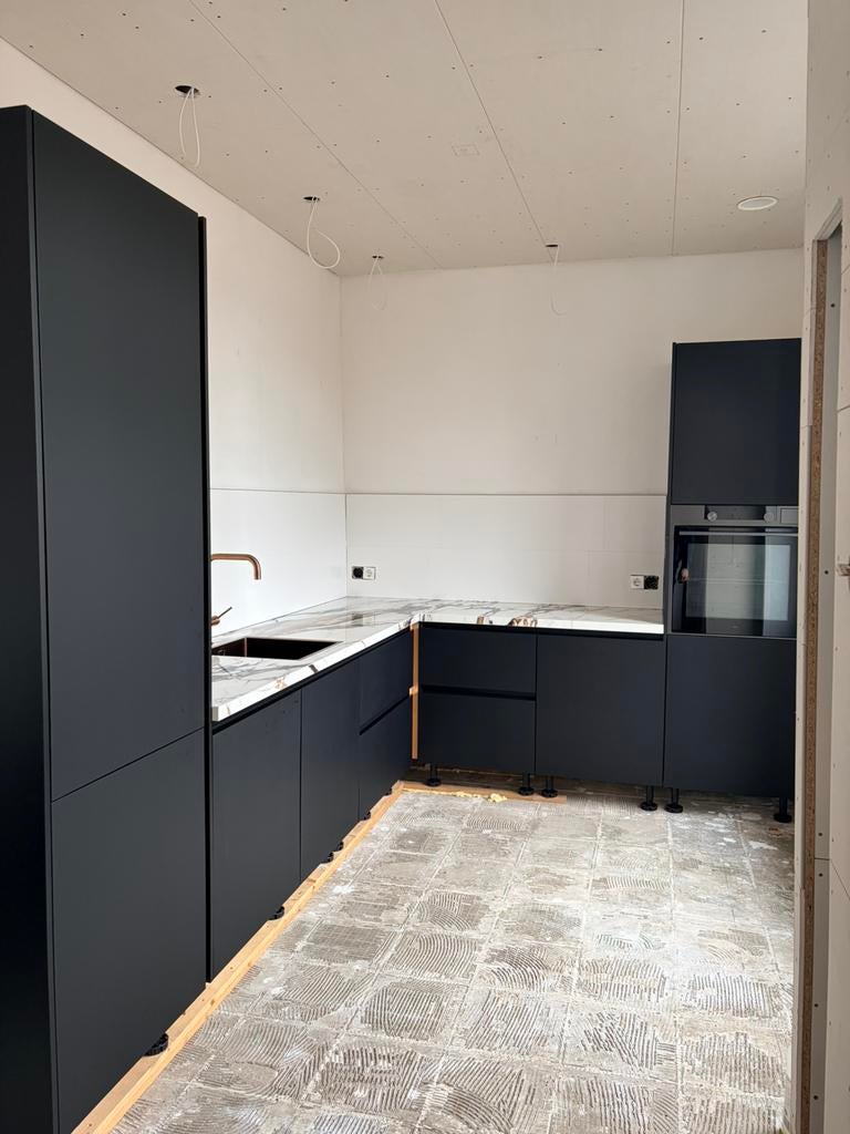 Stijlvolle complete keuken zwart met keramiek blad - ZGAN, Zwart, Enkelwandige keuken, Ophalen of Verzenden, Greeploos