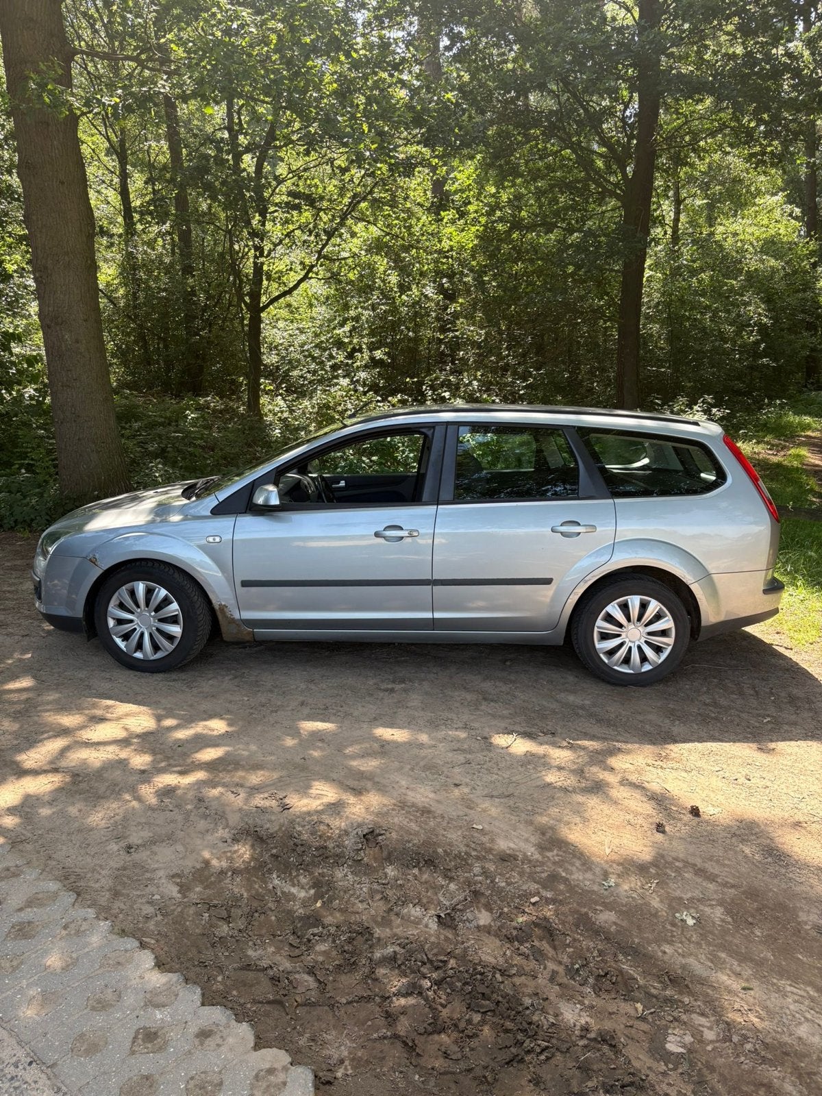 Ford Focus 1.6 74KW Wagon 2005 Grijs, 1596 cc, 15 km/l, 4 cilinders, 635 kg