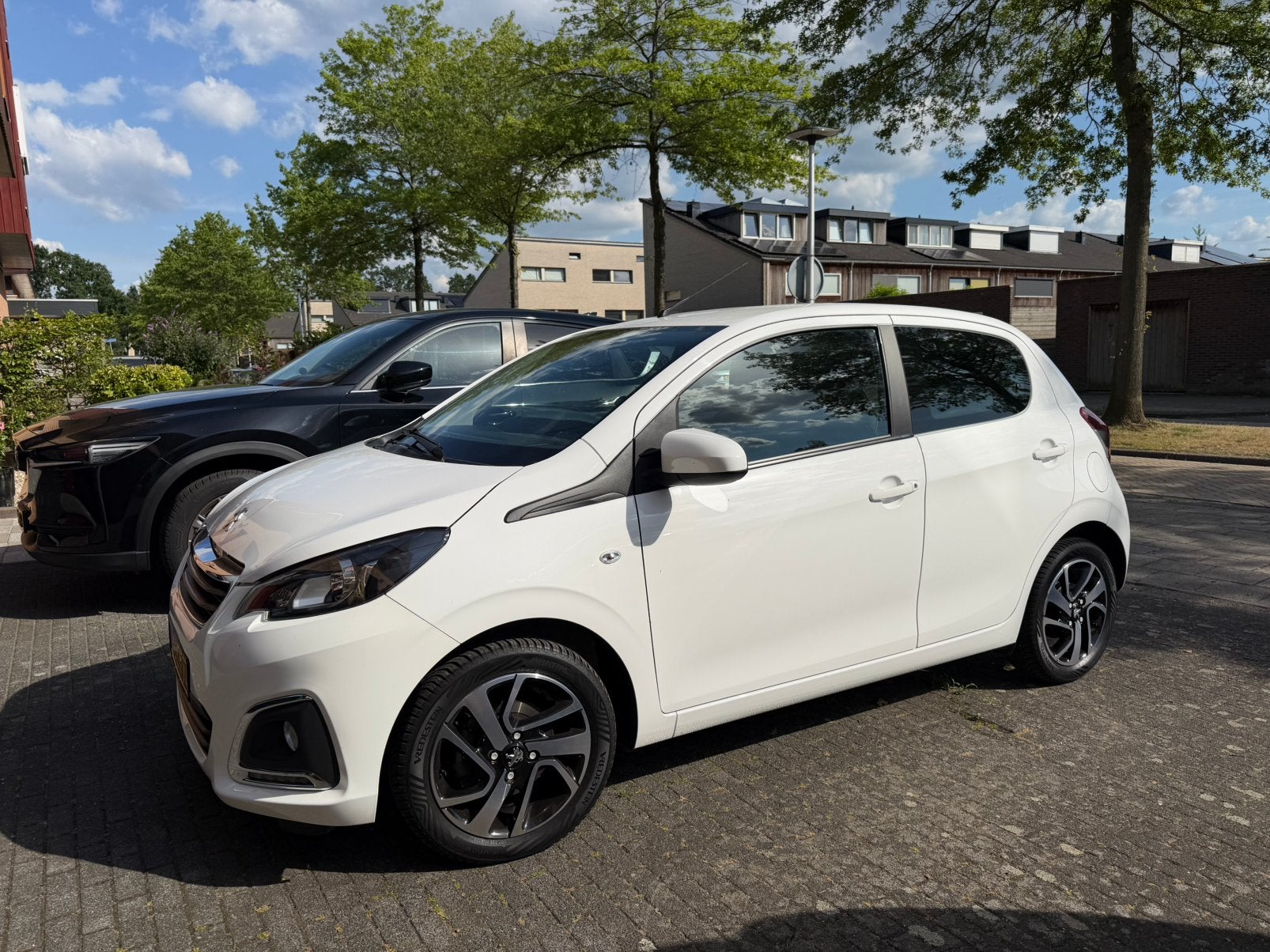 Peugeot 108 1.0 E-vti Allure. 72pk  bj 2022, Auto's, Voorwielaandrijving, Dealer onderhouden, Stof, Electronic Stability Program (ESP)