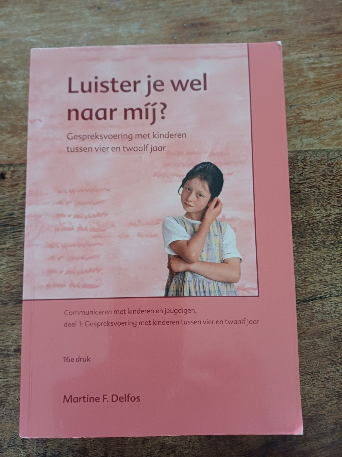 M.F. Delfos - Luister je wel naar mij, Sociale wetenschap, Ophalen of Verzenden, Zo goed als nieuw, M.F. Delfos