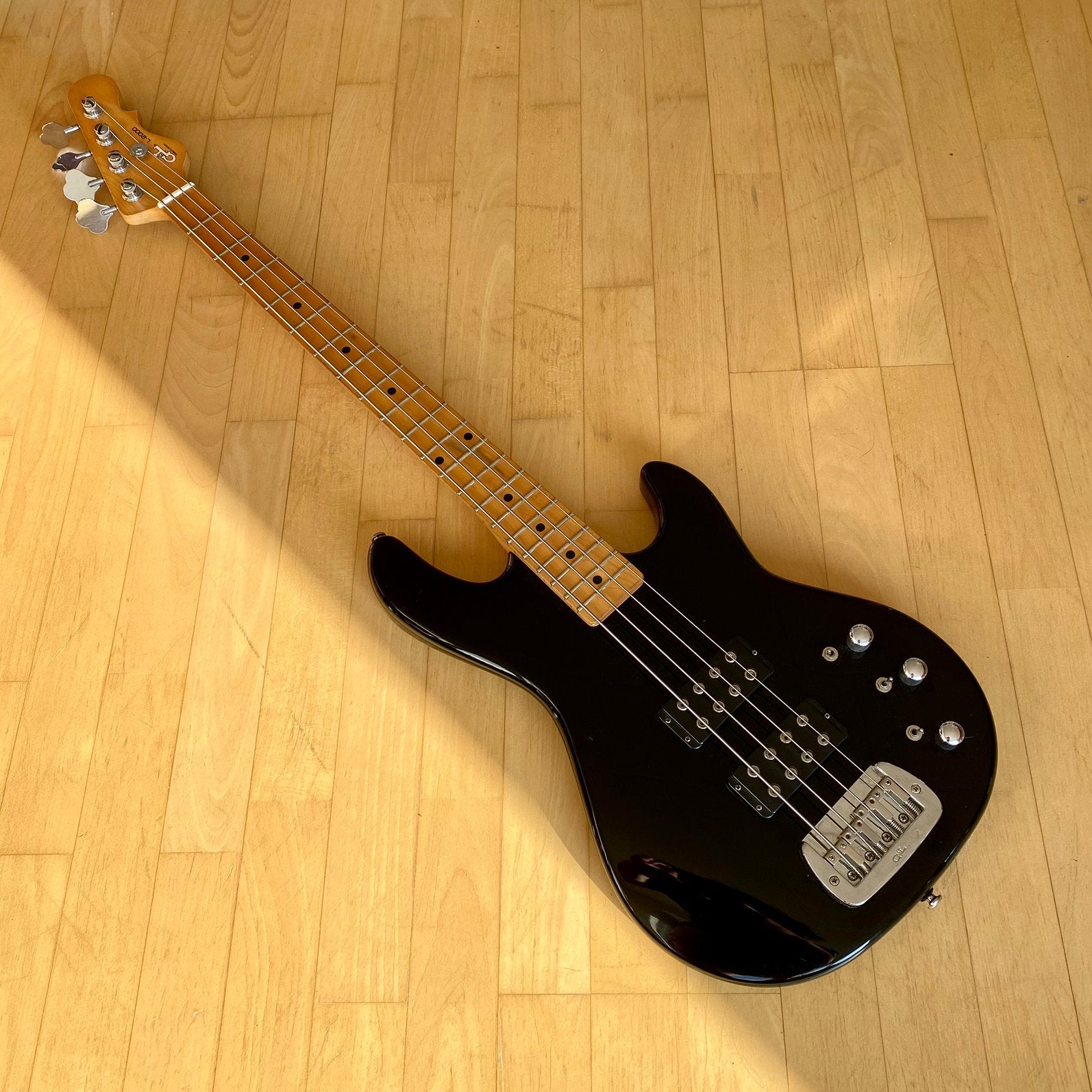 G&L Tribute L-2000 Black / maple high gloss - 2012, Ophalen of Verzenden, Gebruikt, Elektrisch