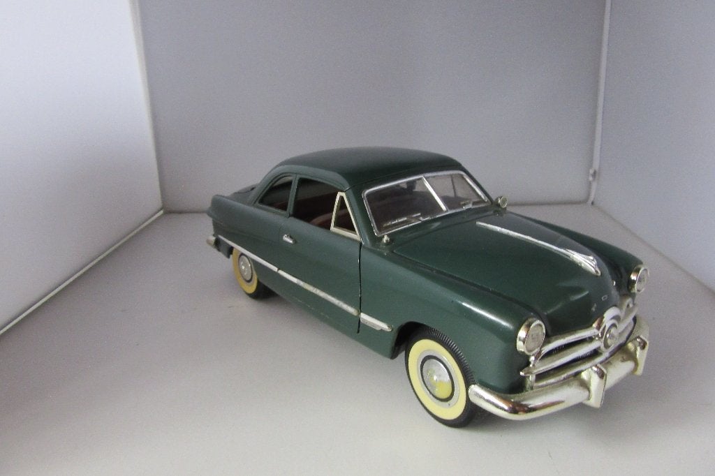 Ford 1949 1;18, Ophalen of Verzenden, Zo goed als nieuw, Auto, Solido