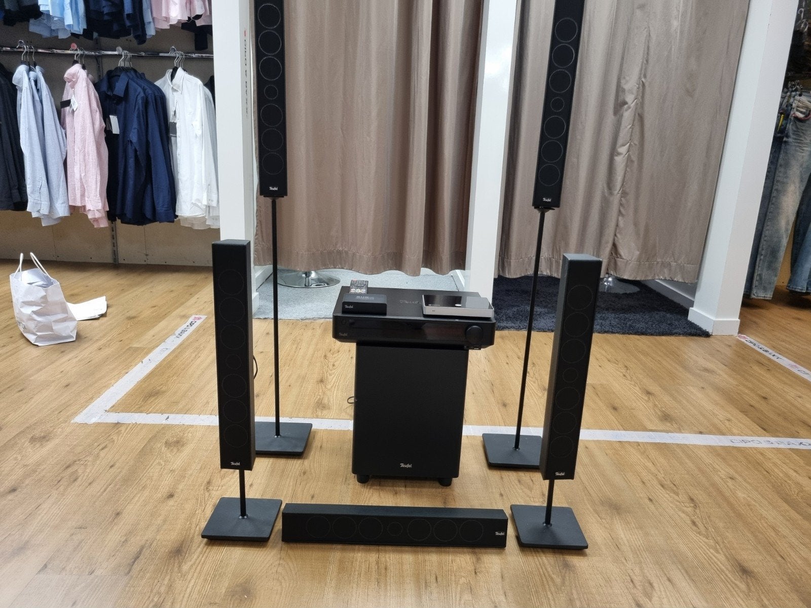 Complete Teufel Hifi Surround Set, 70 watt of meer, Zo goed als nieuw, 5.1-systeem, /