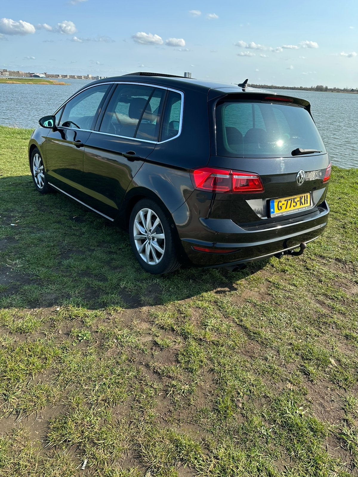 VW Golf Sportsvan 1.4 TSI 150pk DSG-7 | PANO | KEYLESGO|VOLL, Dealer onderhouden, 700 kg, Zwart, Particulier