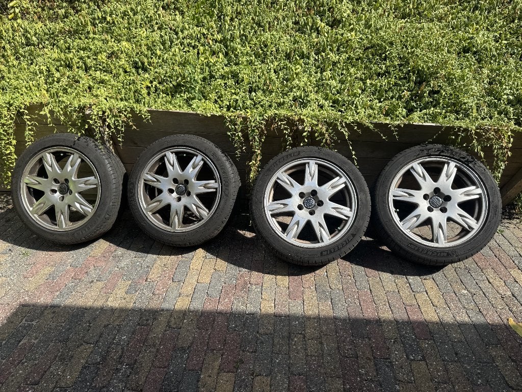 Volvo Thor velgen met 225 45 r17 zomerbanden set  +winterset, Ophalen, Gebruikt
