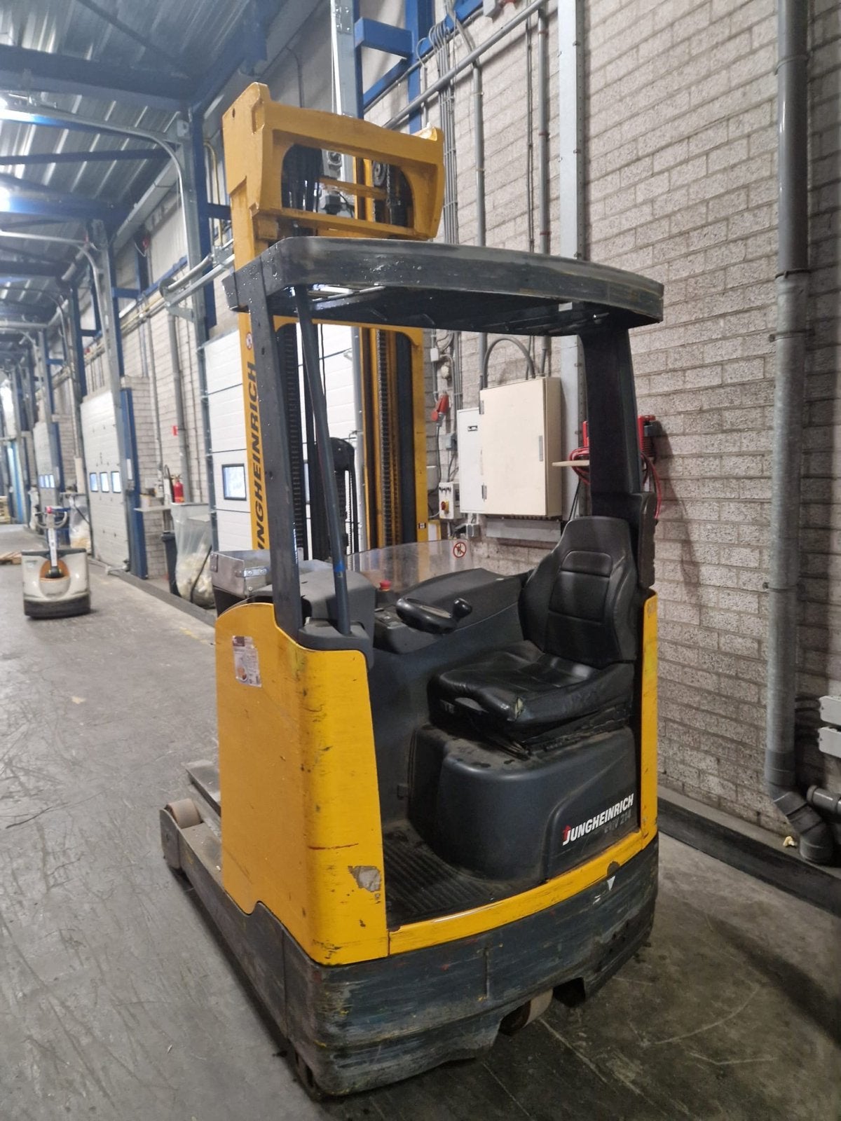 Jungheinrich Reachtruck ,met lader, perfecte staat, Ophalen of Verzenden, Zo goed als nieuw, Steekwagen