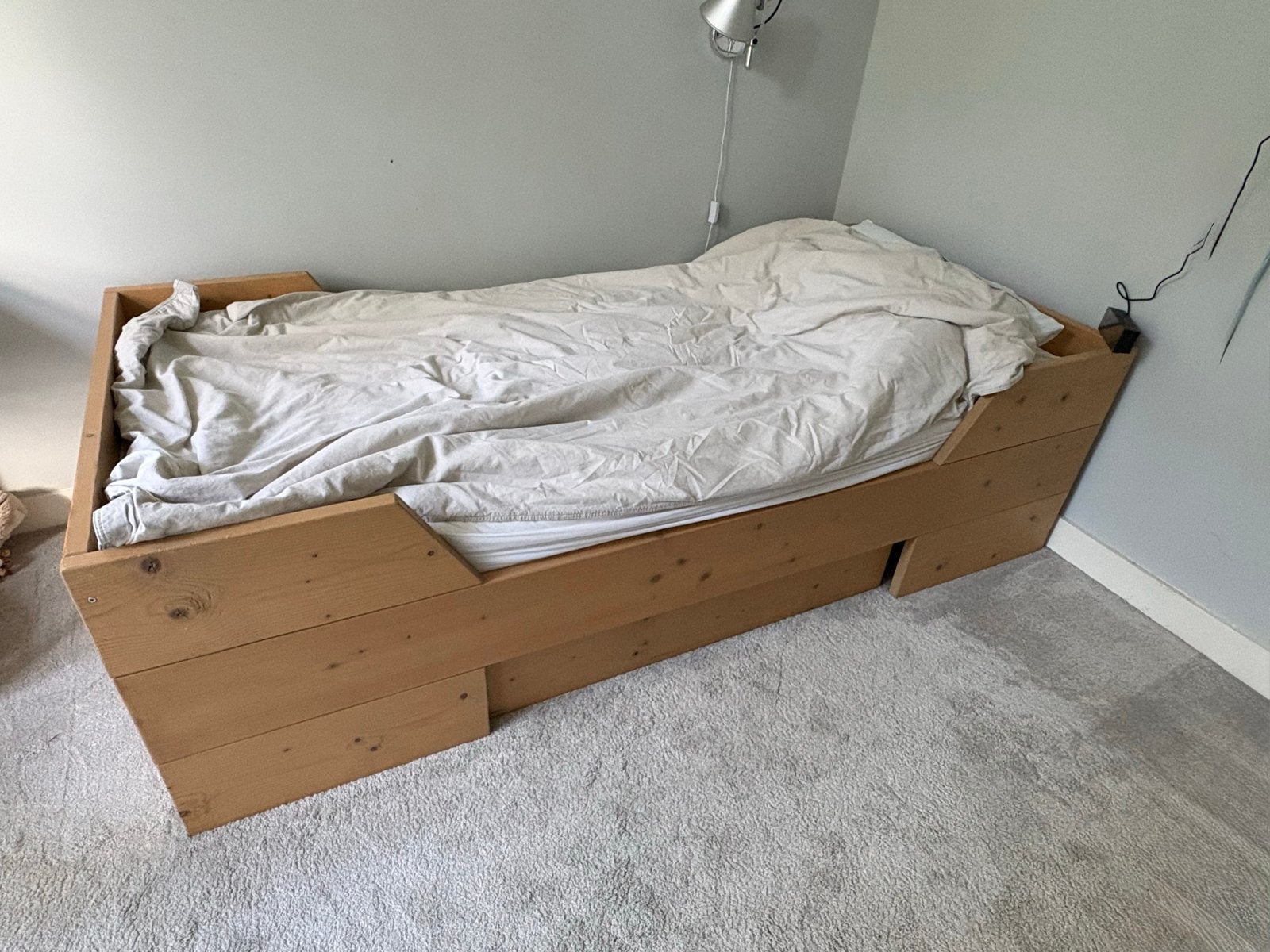 Houten bed met handige lade - perfect voor kleine ruimtes, Ophalen, Gebruikt, 90 cm, Eenpersoons