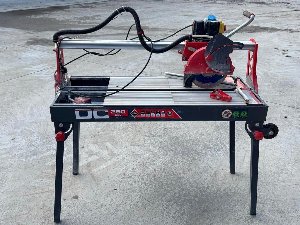 Rubi DC-250 850 Elektrische Tegelzaagmachine met Waterpomp, Ophalen, Gebruikt, 70 mm of meer, Overige typen