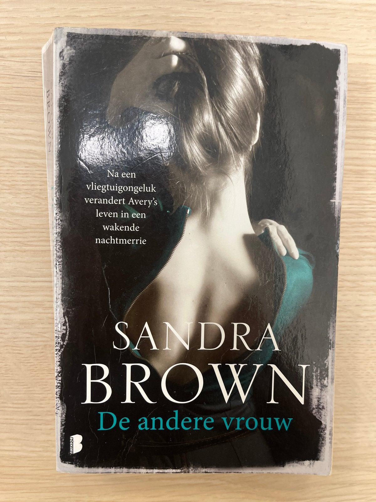 De andere vrouw - Sandra Brown (thriller), Ophalen of Verzenden, Gelezen, Wereld overig