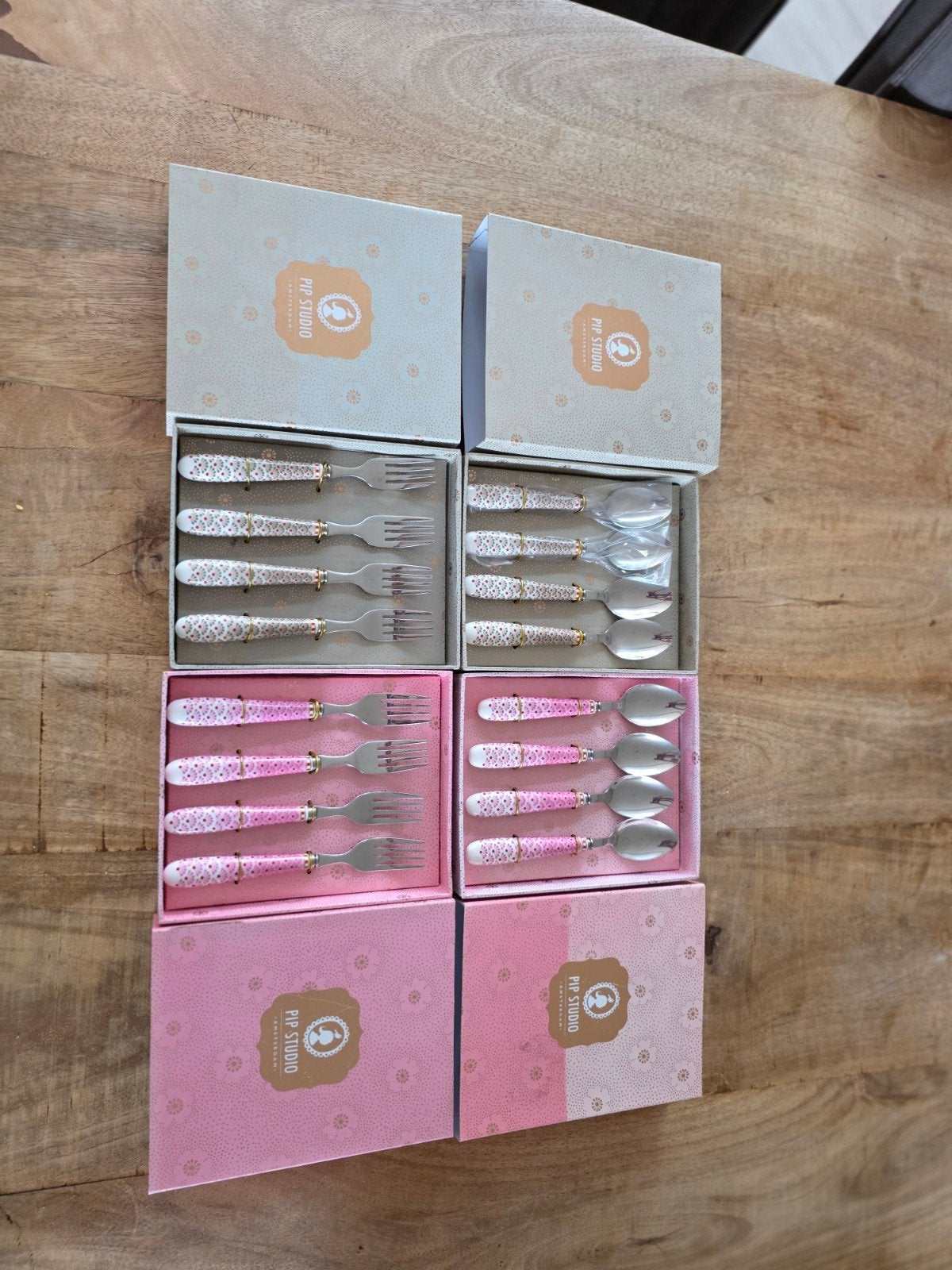 Pip Studio servies en bestek set - Diverse items, Keramiek, Pip Studio, Ophalen of Verzenden, Zo goed als nieuw