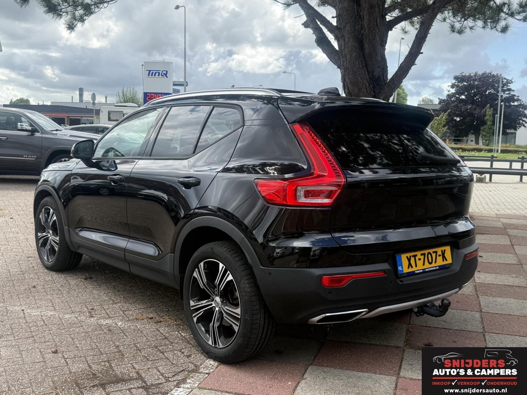 Volvo XC40 2.0 T4 Inscription trehaak panoramadak, Zwart, Origineel Nederlands, Bedrijf, 93 €/maand
