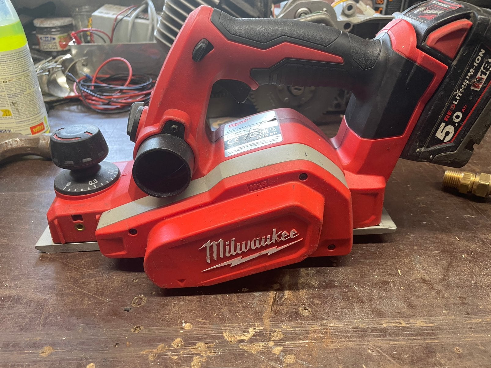 Milwaukee M18 BP-0 accu-schaafmachine met accu, Ophalen, Zo goed als nieuw, Accu