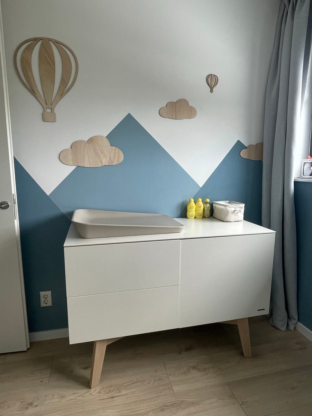 Kidsmill Sixties Babykamer: Commode, Kledingkast, Peuterbed, Ophalen, Gebruikt, 50 tot 70 cm, 105 cm of meer