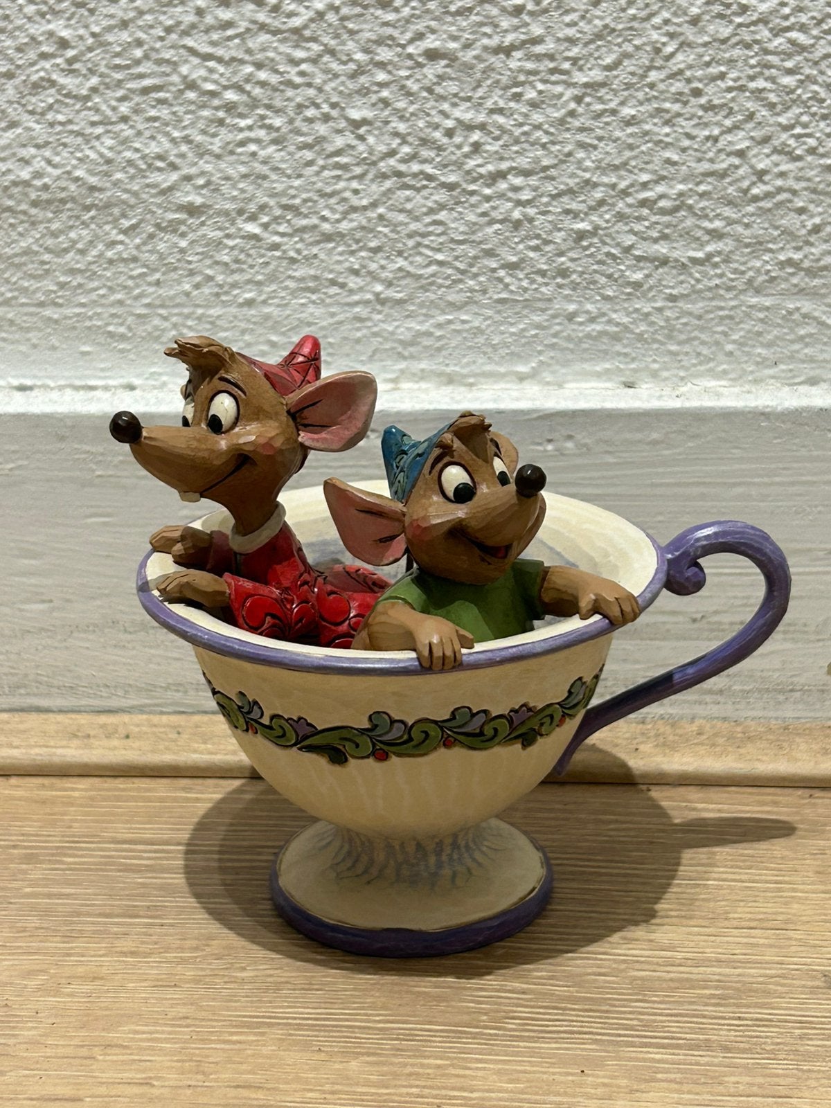 Disney traditions Jaq en Gus in kopje /cinderella, Verzamelen, Disney, Ophalen of Verzenden, Zo goed als nieuw, Beeldje of Figuurtje