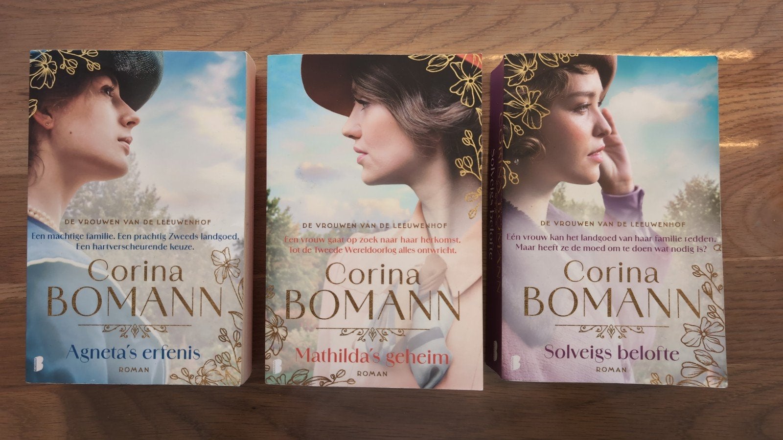 3 boeken van Corina Bomann - De Vrouwen van de Leeuwenhof, Boeken, Ophalen of Verzenden, Gelezen, Corina Bomann, Nederland