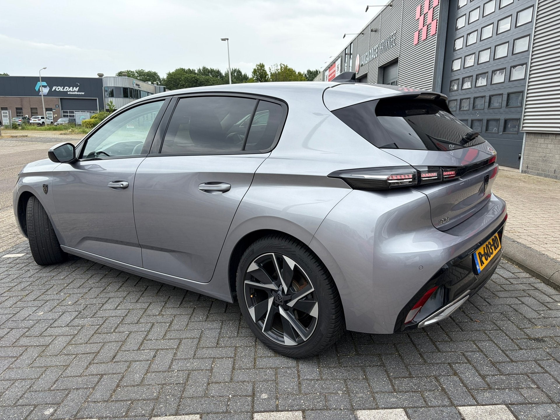 Peugeot 308 1.2 PureTech Allure Pack Business, Auto's, Voorwielaandrijving, Gebruikt, 1199 cc, Leder en Stof