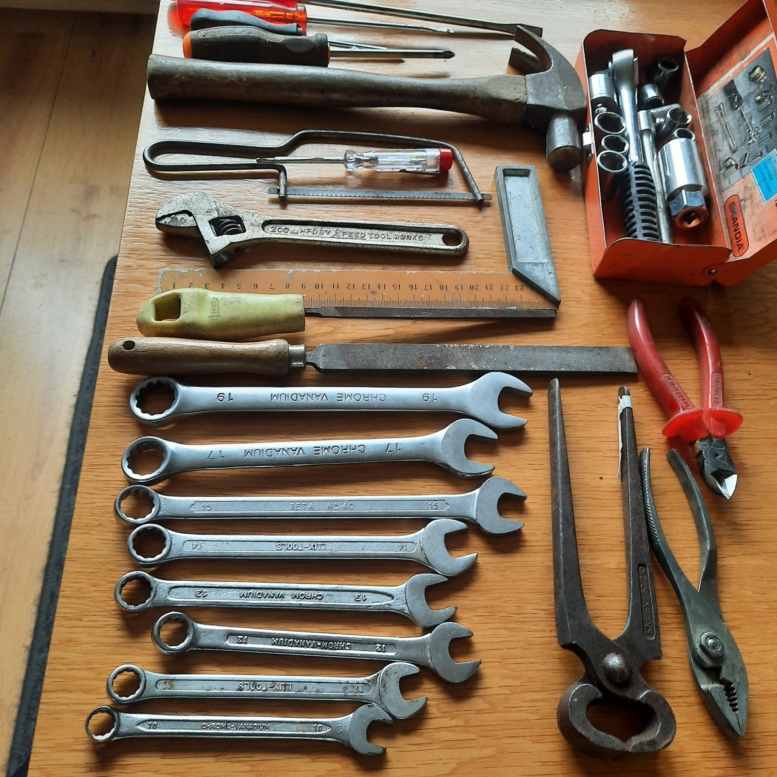 Te koop setje gebruikt gereedschap, Ophalen